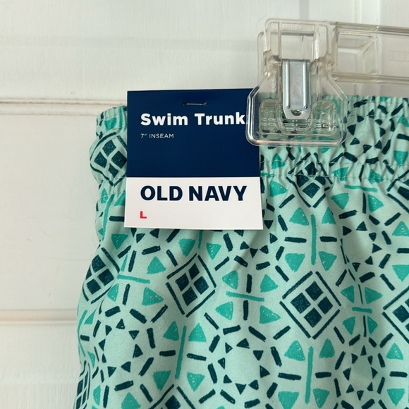 Old Navy Swim Trunks UPF 40. NWT Size Large - Picture 7 of 8